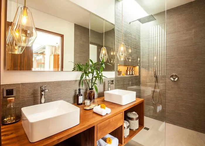 Luxury 5bd 5 Min From Berawa Villa *