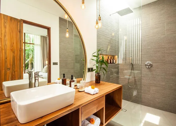 Villa Luxury 5bd 5 Min From Berawa
